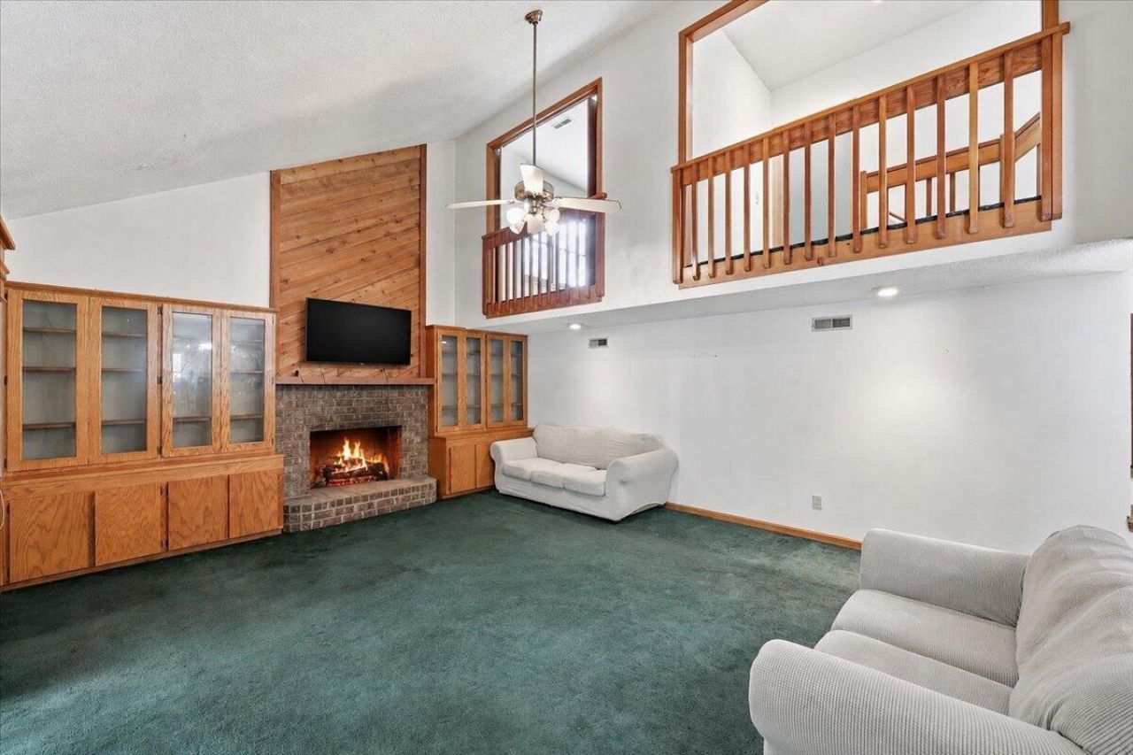 117 Queensbury Circle Photo 7