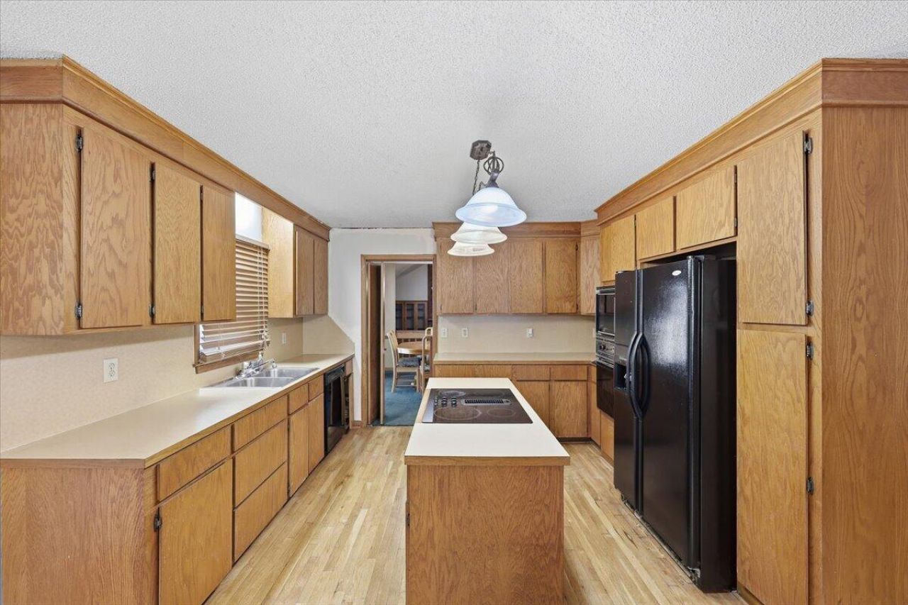 117 Queensbury Circle Photo 8