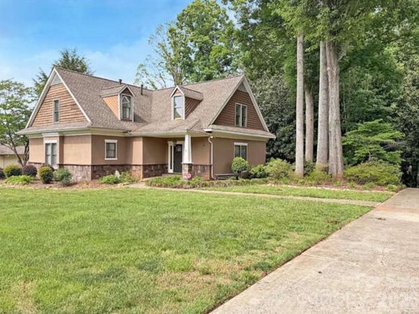 911 Weymouth Drive , Gastonia, NC 28056
