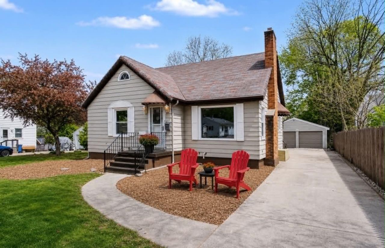 1512 Emerson Avenue Nw, Grand Rapids, MI 49504 Main Photo