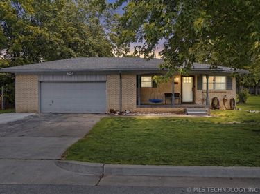 1225 S Russell Street, Skiatook, OK 74070