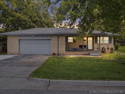 1225 S Russell Street Skiatook, OK 74070