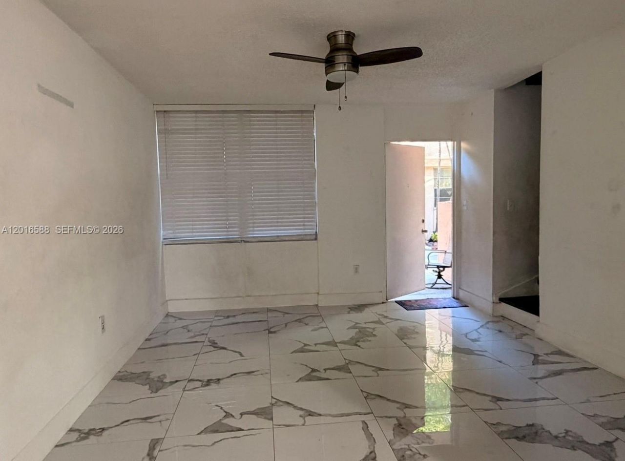6170 SW 68th St , Unit 21, South Miami, FL 33143 Photo