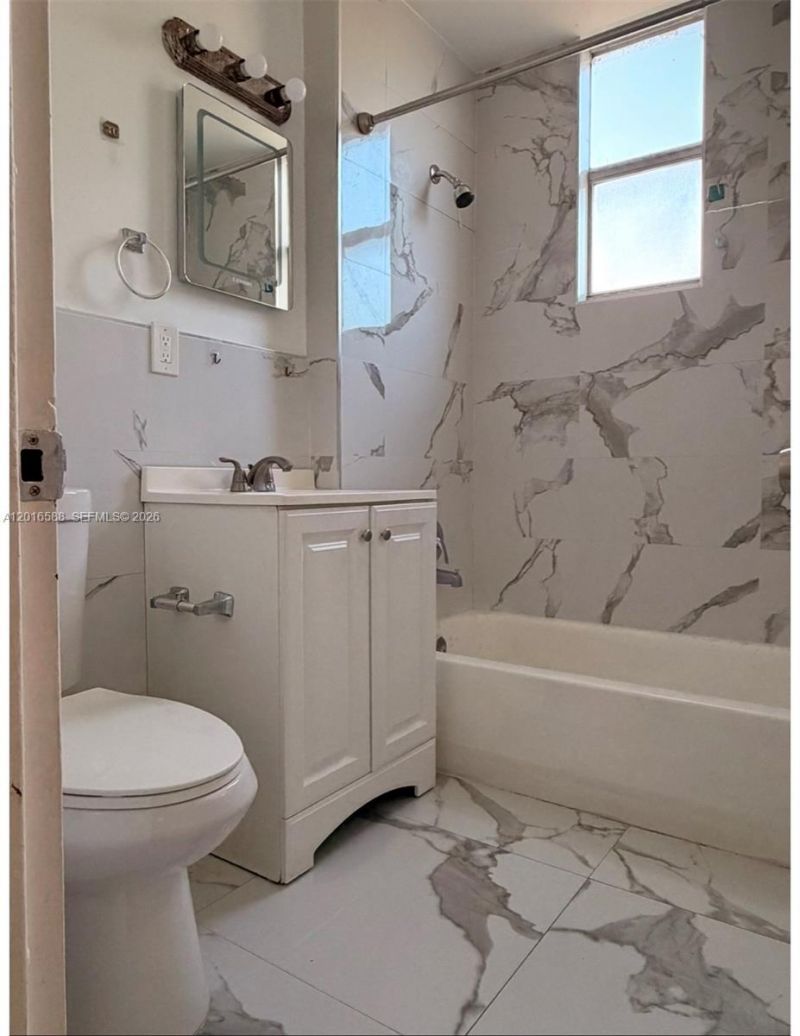 6170 SW 68th St , Unit 21, South Miami, FL 33143 Photo