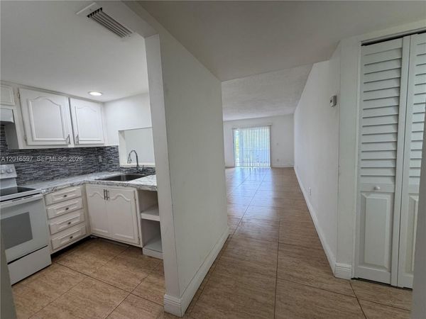 13685 NE 10th Ave , Unit 304, North Miami, FL 33161