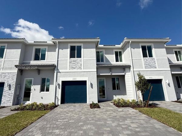 663 SE 13th St Cir , Homestead, FL 33034