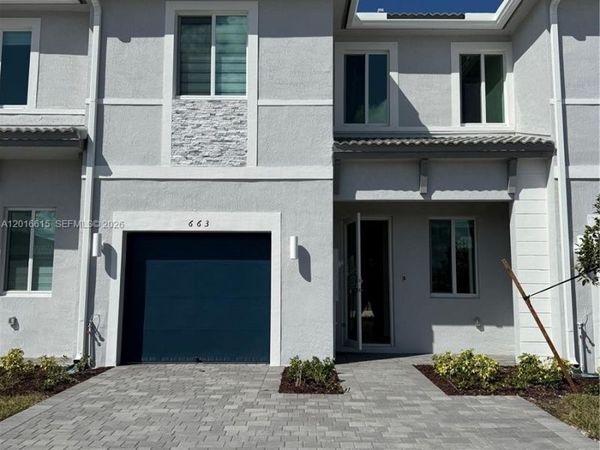 663 SE 13th St Cir, Homestead, FL 33034