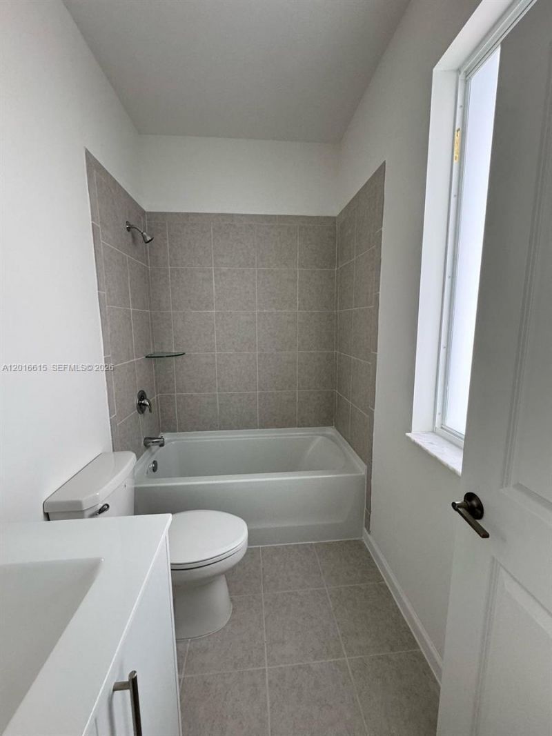663 SE 13th St Cir , Homestead, FL 33034 Photo