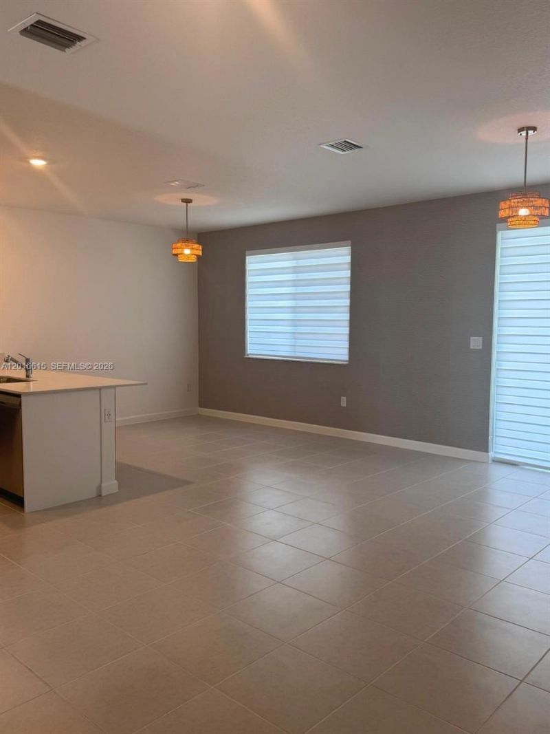 663 SE 13th St Cir, Homestead, FL 33034 Photo
