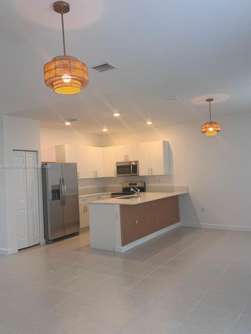 663 SE 13th St Cir, Homestead, FL 33034 Photo