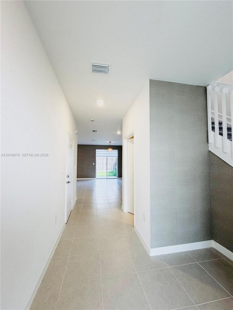 663 SE 13th St Cir, Homestead, FL 33034 Photo