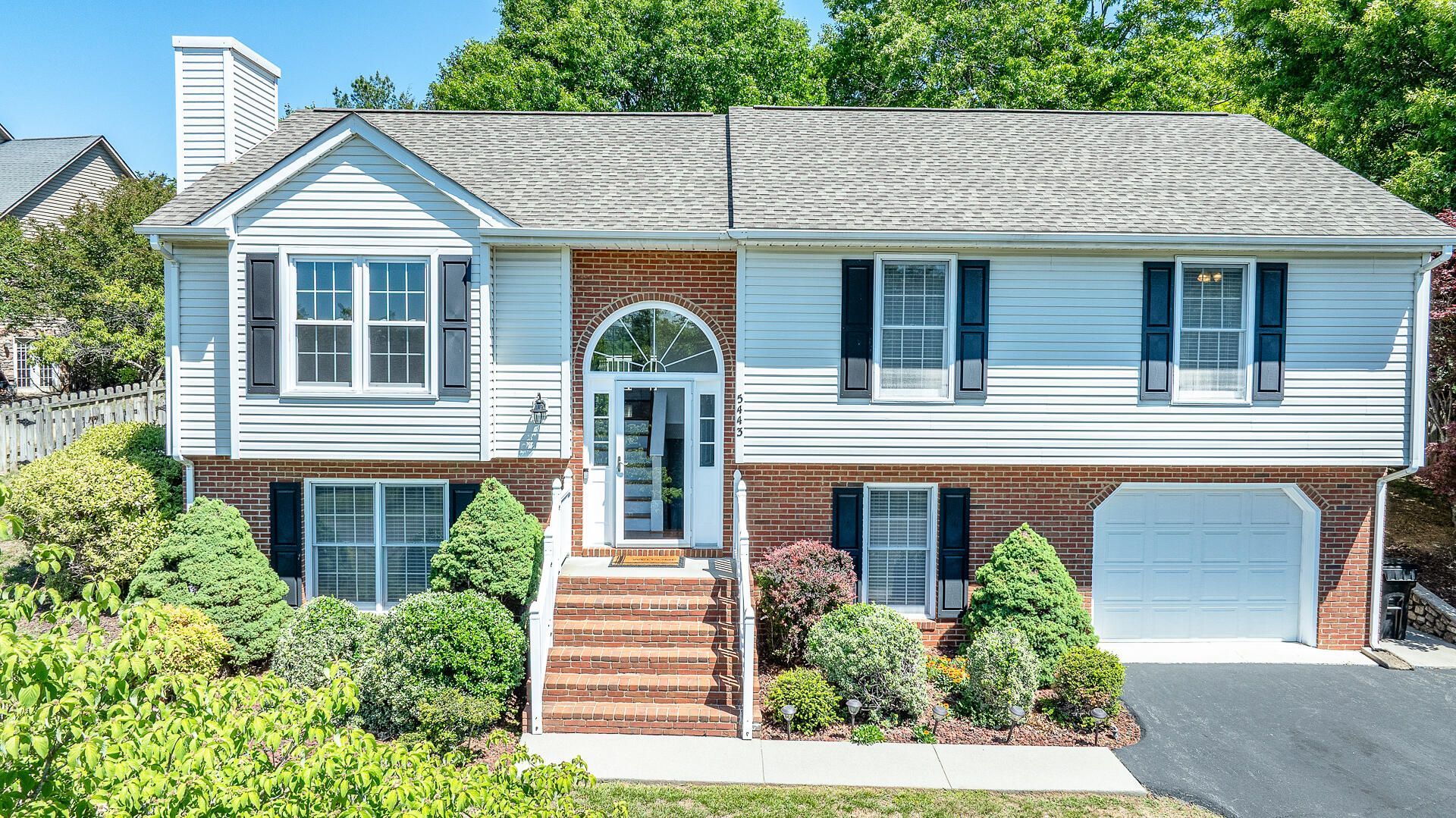 5443 Setter Rd, Roanoke, VA 24012 Main Photo