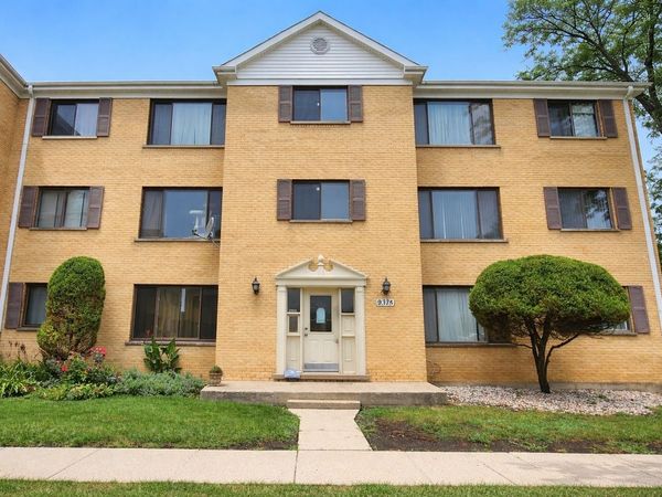 9375 Hamilton Court , Unit E, Des Plaines, IL 60016