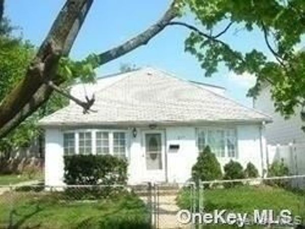 247 Oakley Avenue , Elmont, NY 11003
