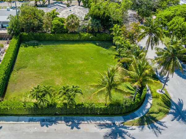 8001 Arlington Place, West Palm Beach, FL 33405