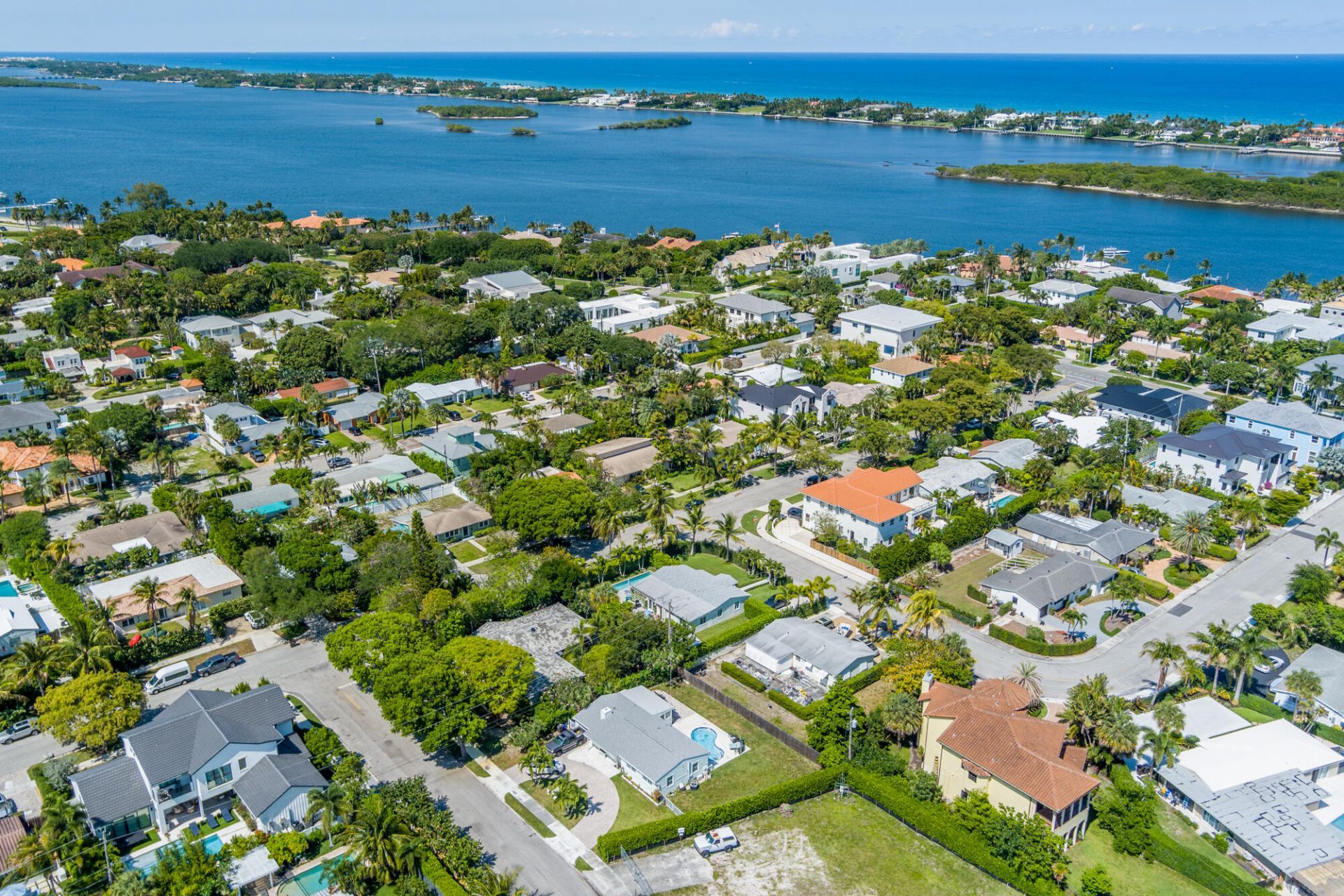 8001 Arlington Place, West Palm Beach, FL 33405 Photo