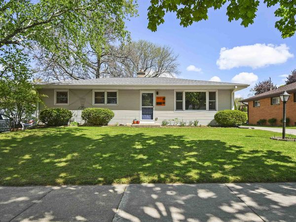 1910 Sachtjen Street, Madison, WI 53704
