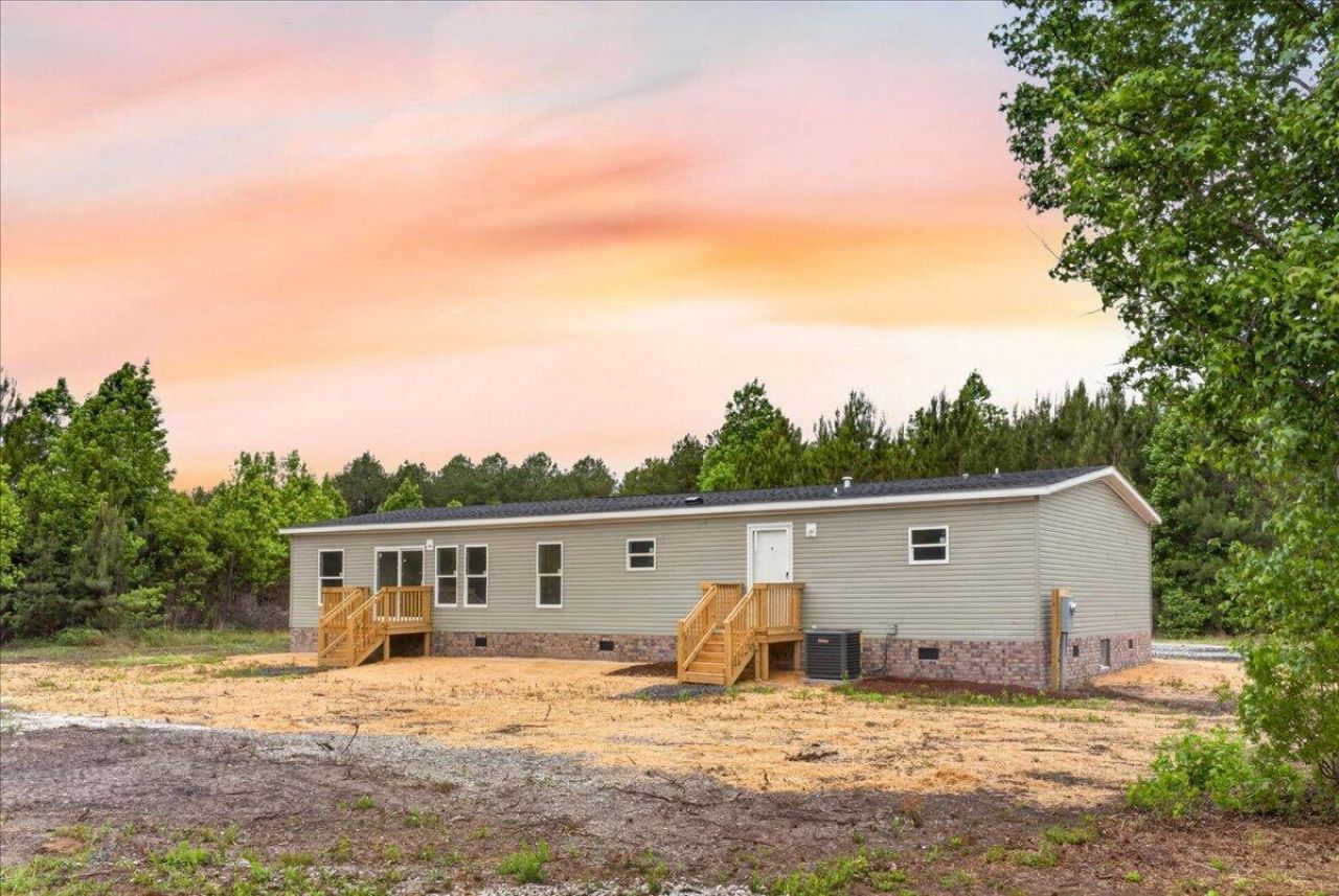 393 Herndon Street Photo 5