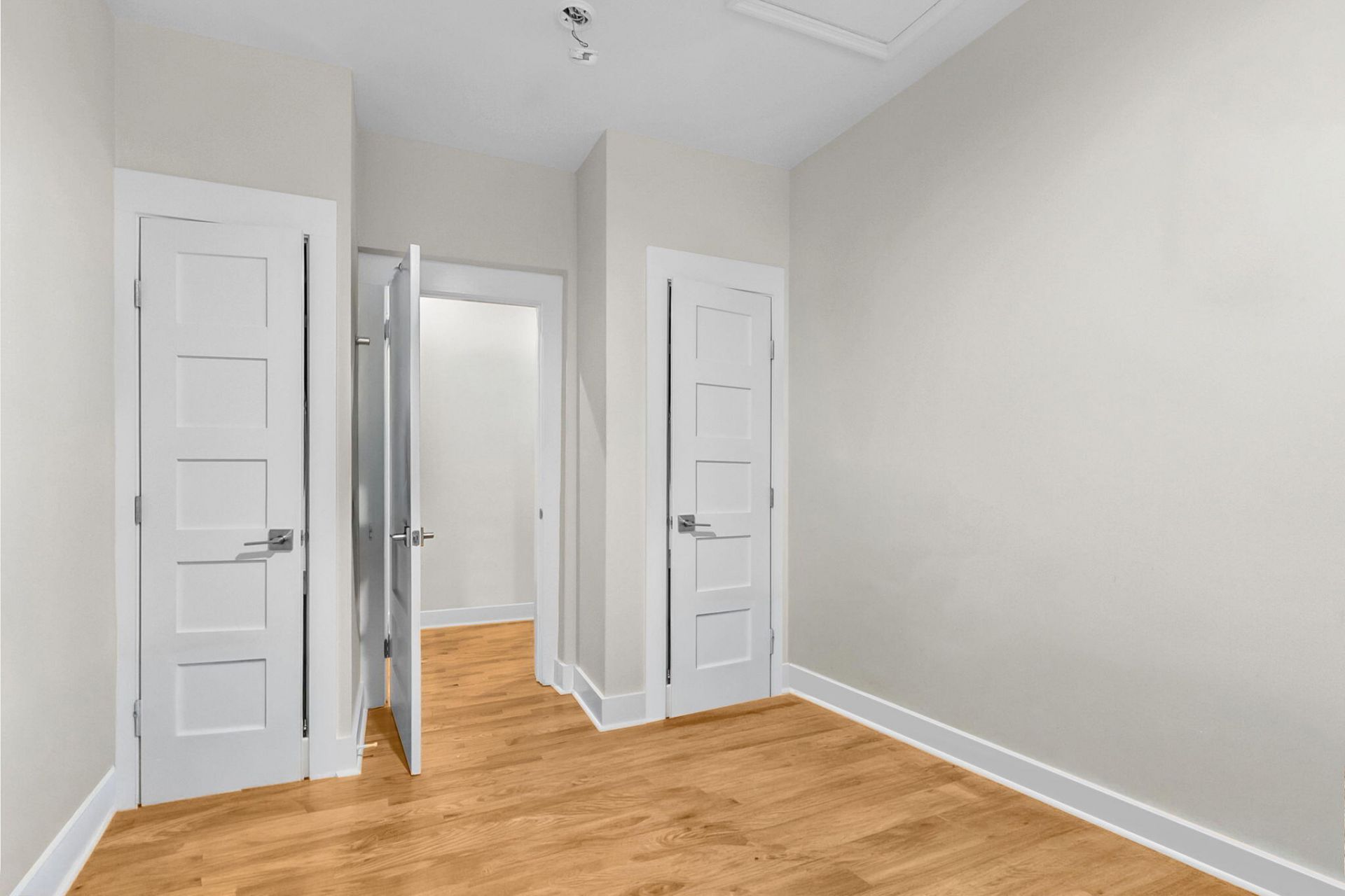 137 Calhoun Street Photo 4