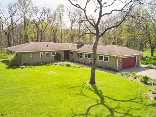 3288 Spring Valley Road , Akron, OH 44333