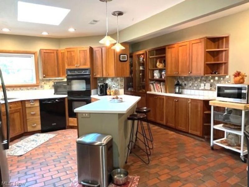 3288 Spring Valley Road , Akron, OH 44333 Photo 4
