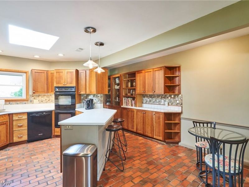 3288 Spring Valley Road, Akron, OH 44333 Photo 9