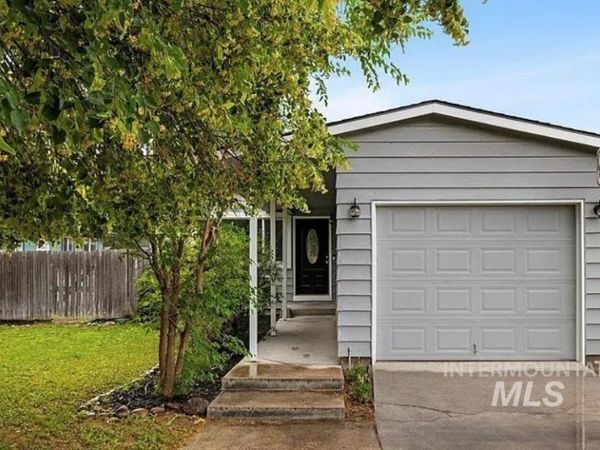 1216 S Locust St, Nampa, ID 83686