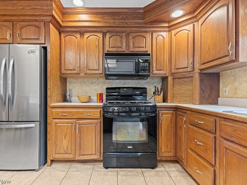 6962 Mapleridge Circle NW, Canton, OH 44718 Photo 14