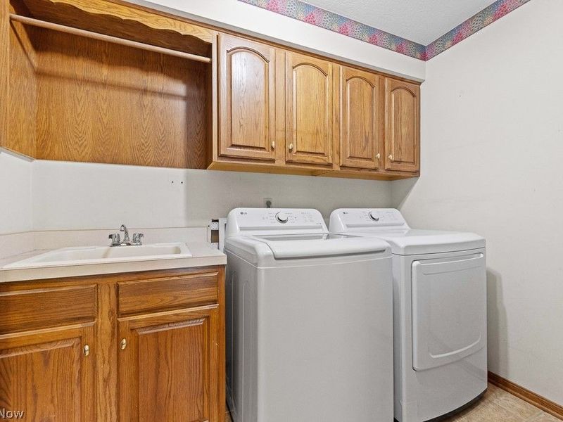 6962 Mapleridge Circle NW, Canton, OH 44718 Photo 17