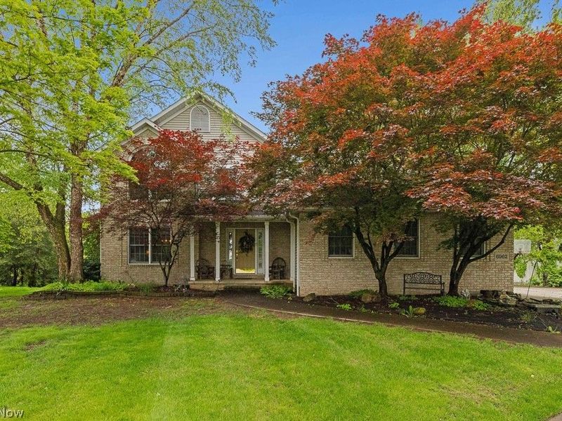 6962 Mapleridge Circle NW, Canton, OH 44718 Photo 2