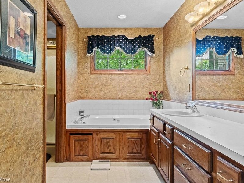 6962 Mapleridge Circle NW, Canton, OH 44718 Photo 23