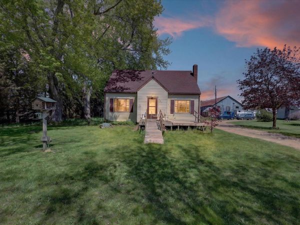 261 19 Mile Road NE, Cedar Springs, MI 49319
