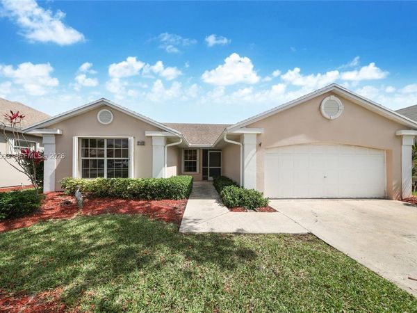 2395 SE 7th Pl, Homestead, FL 33033