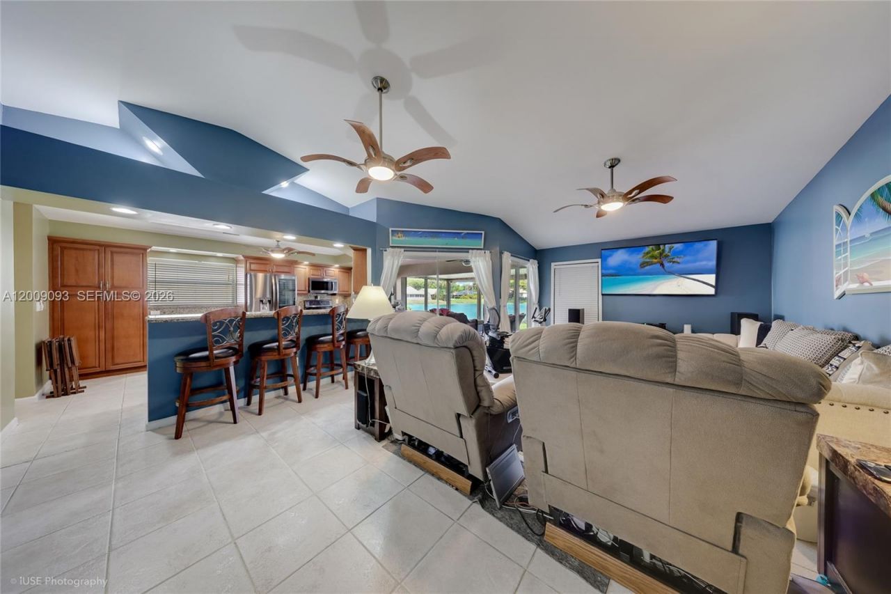 2395 SE 7th Pl, Homestead, FL 33033 Photo