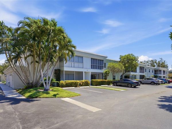 6273 Bay Club Dr, Unit 2, Fort Lauderdale, FL 33308