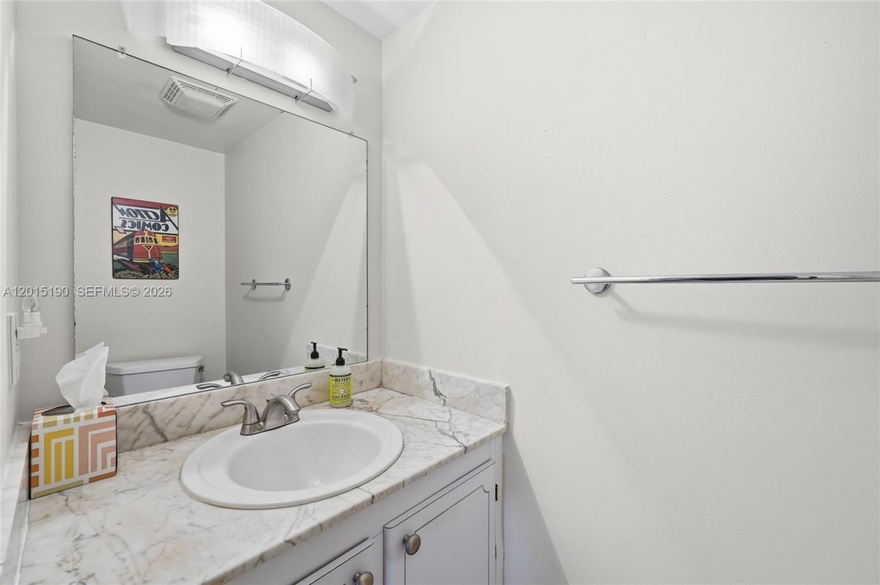 6273 Bay Club Dr, Unit 2, Fort Lauderdale, FL 33308 Photo