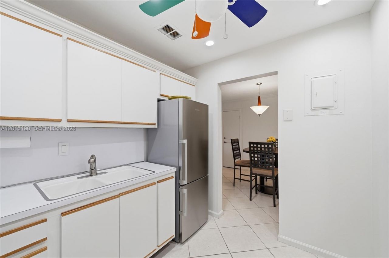 6273 Bay Club Dr, Unit 2, Fort Lauderdale, FL 33308 Photo
