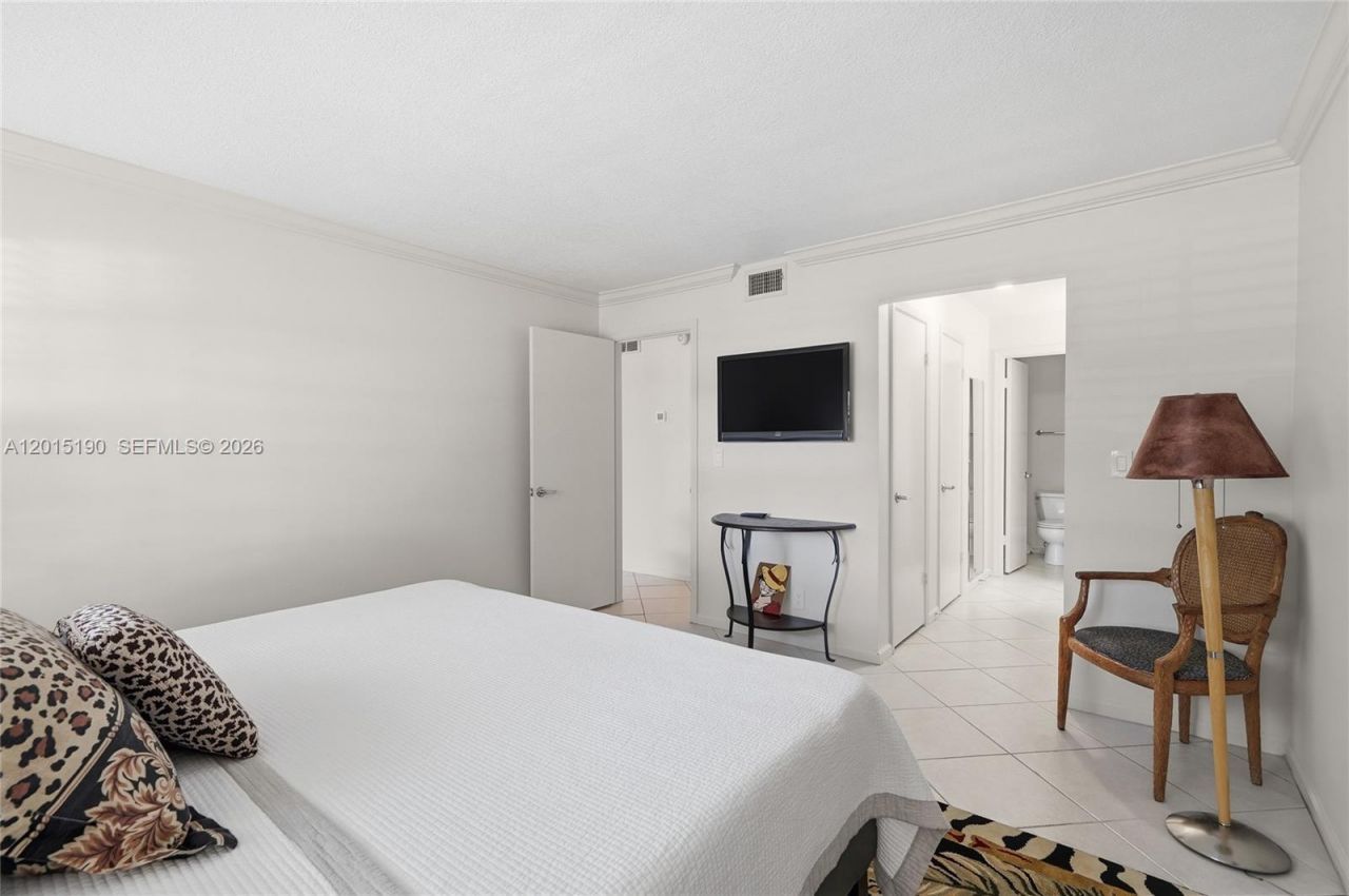 6273 Bay Club Dr, Unit 2, Fort Lauderdale, FL 33308 Photo