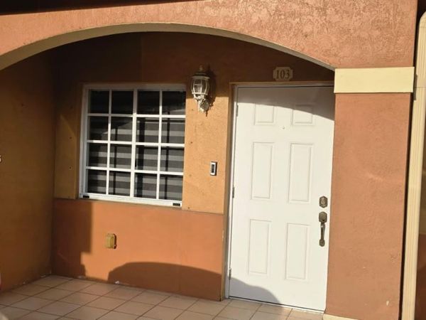 2461 W 76th St , Unit 103, Hialeah, FL 33016
