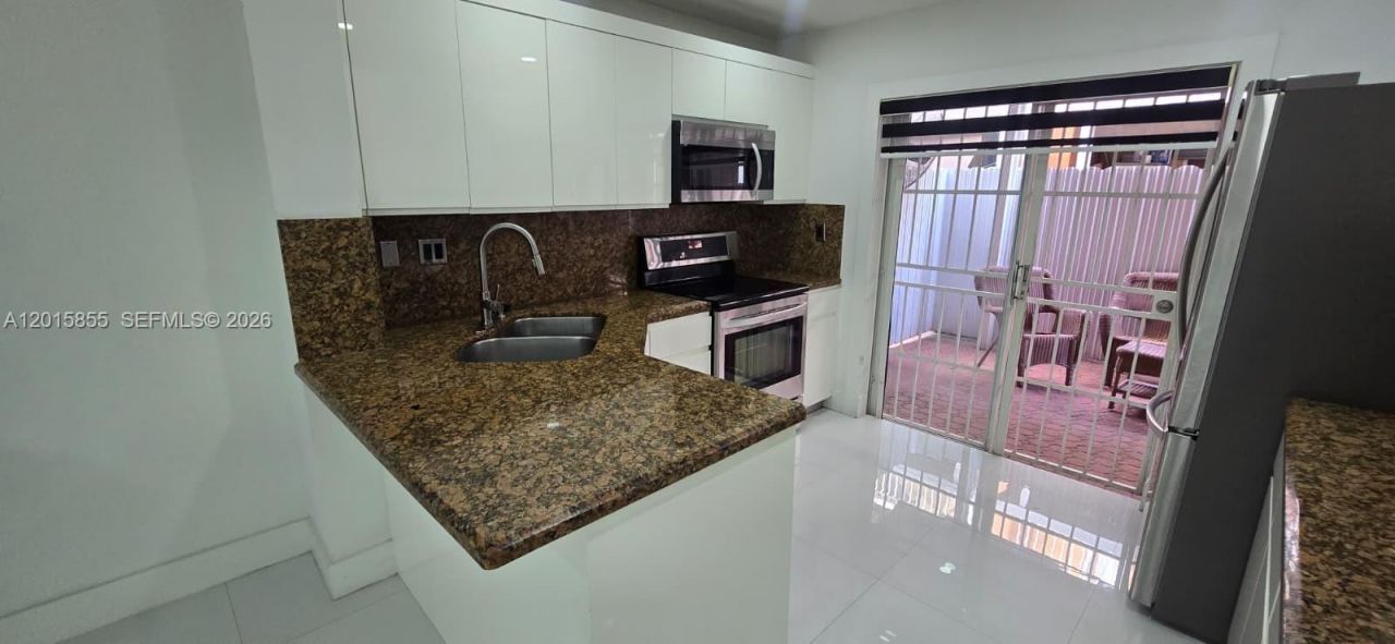 2461 W 76th St, Unit 103, Hialeah, FL 33016 Photo