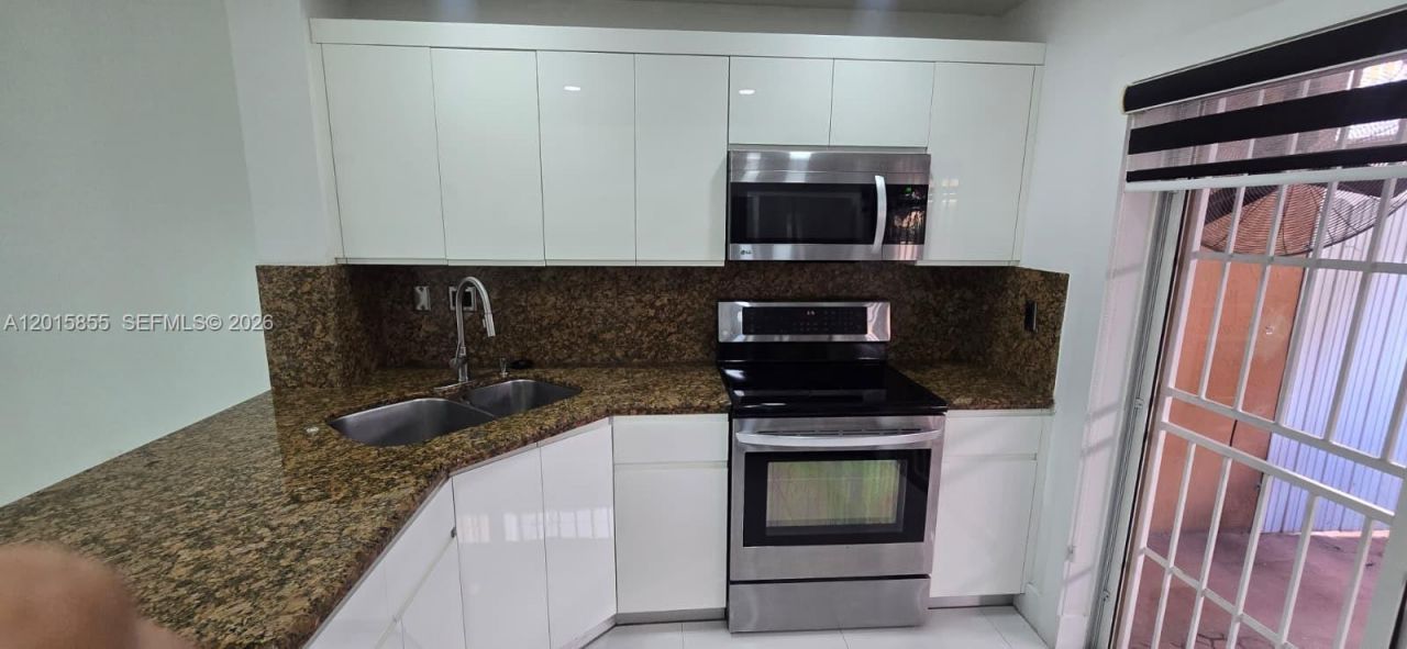 2461 W 76th St, Unit 103, Hialeah, FL 33016 Photo