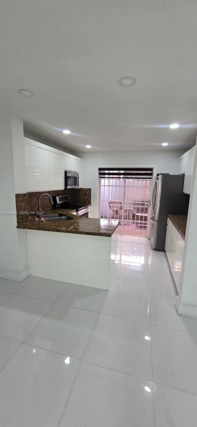 2461 W 76th St, Unit 103, Hialeah, FL 33016 Photo