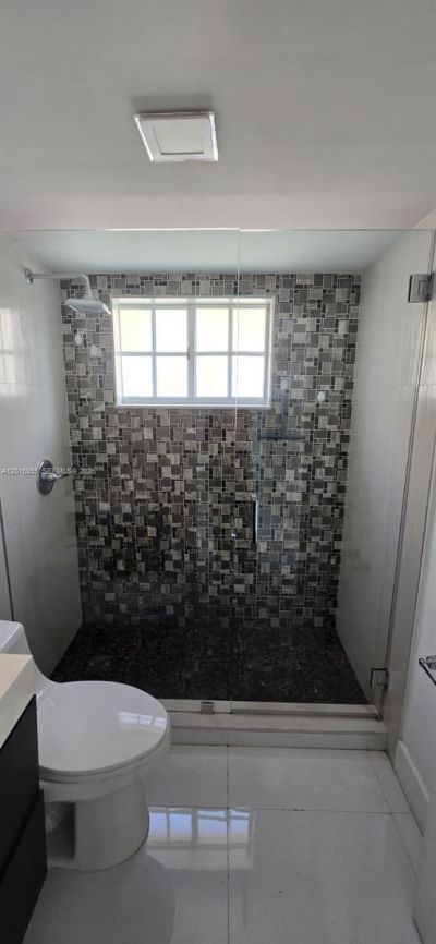 2461 W 76th St, Unit 103, Hialeah, FL 33016 Photo