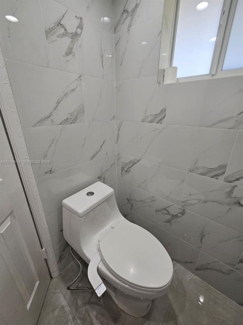 1301 NE 191st St , Unit F103, Miami, FL 33179 Photo