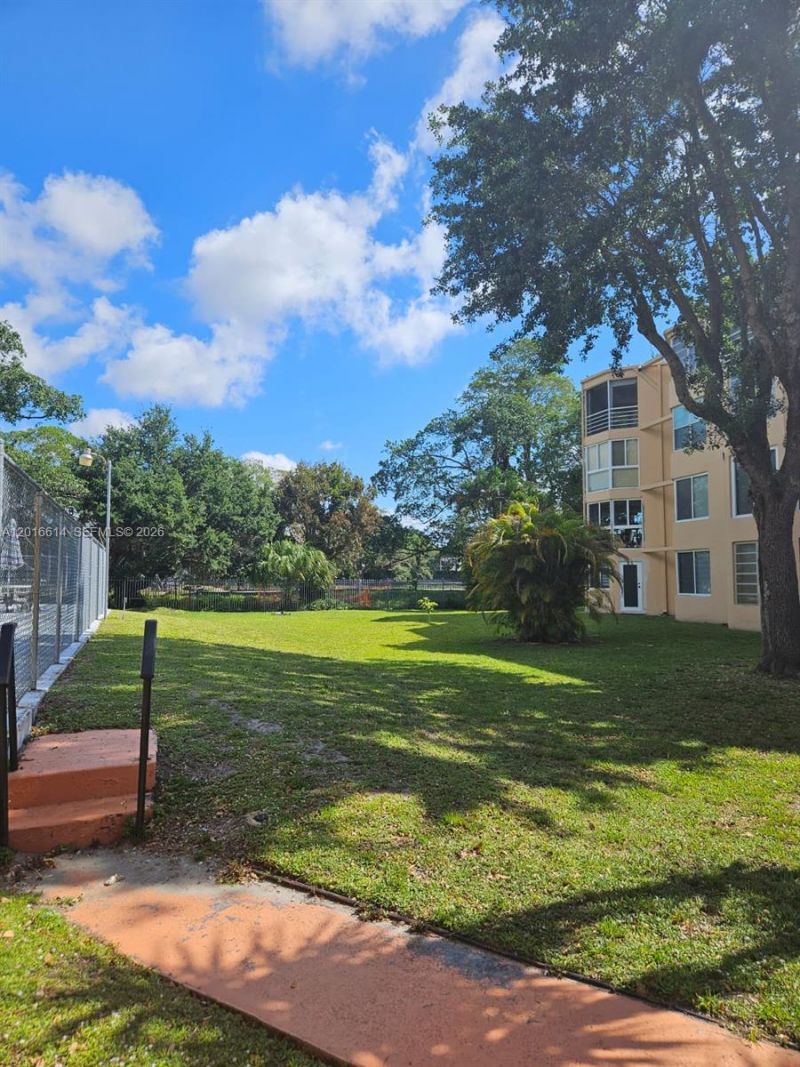 1301 NE 191st St , Unit F103, Miami, FL 33179 Photo