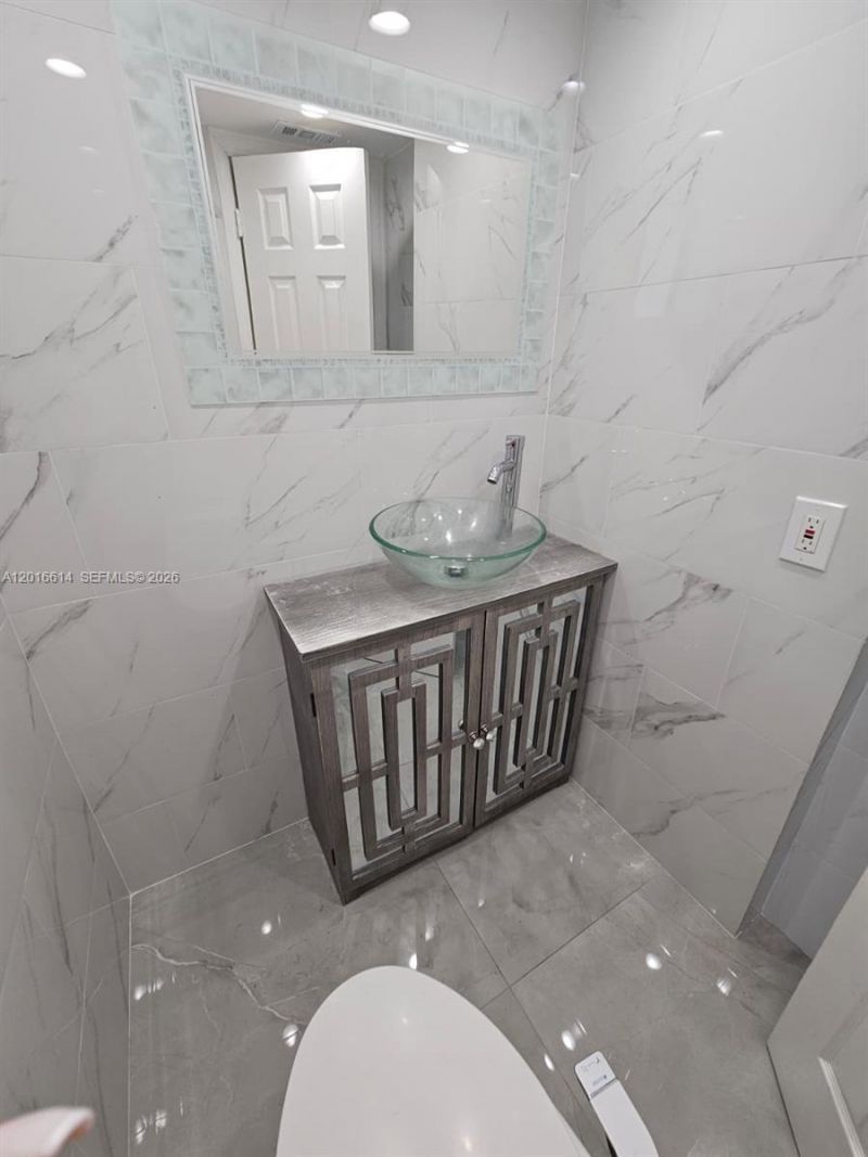 1301 NE 191st St , Unit F103, Miami, FL 33179 Photo