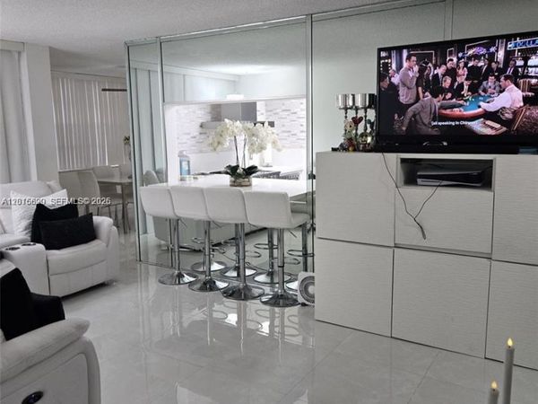 9410 Live Oak Pl , Unit 103, Davie, FL 33324