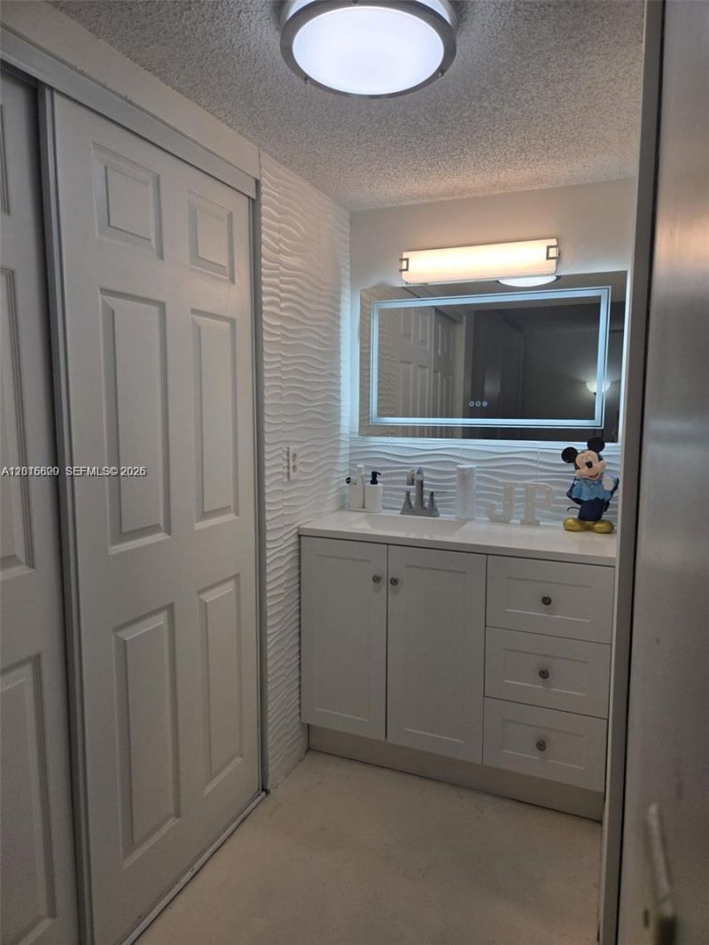 9410 Live Oak Pl , Unit 103, Davie, FL 33324 Photo