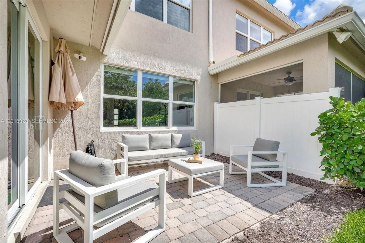4774 Eucalyptus Dr, Hollywood, FL 33021 Photo