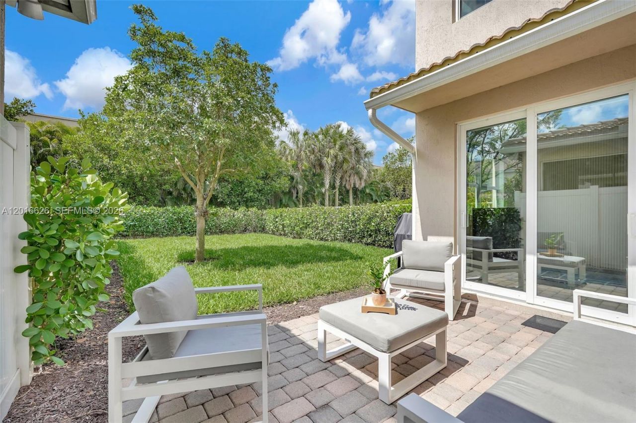 4774 Eucalyptus Dr, Hollywood, FL 33021 Photo